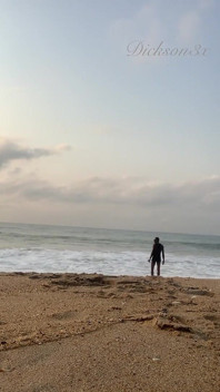 Masih di pantai berseronok bersendirian