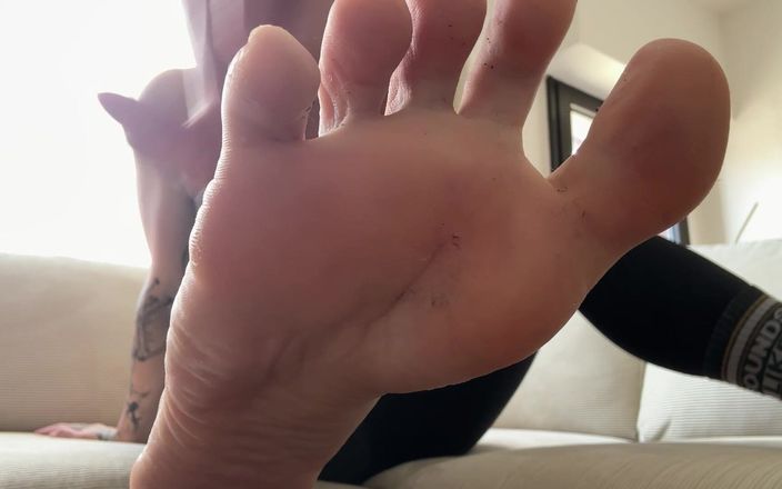 Cruel Reell: Dirty Feet Worship