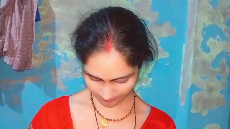 Janvibhabhii: Indyjska gorąca dziewczyna Janvi Bhabhi została zerżnięta w pozycji stojącej...