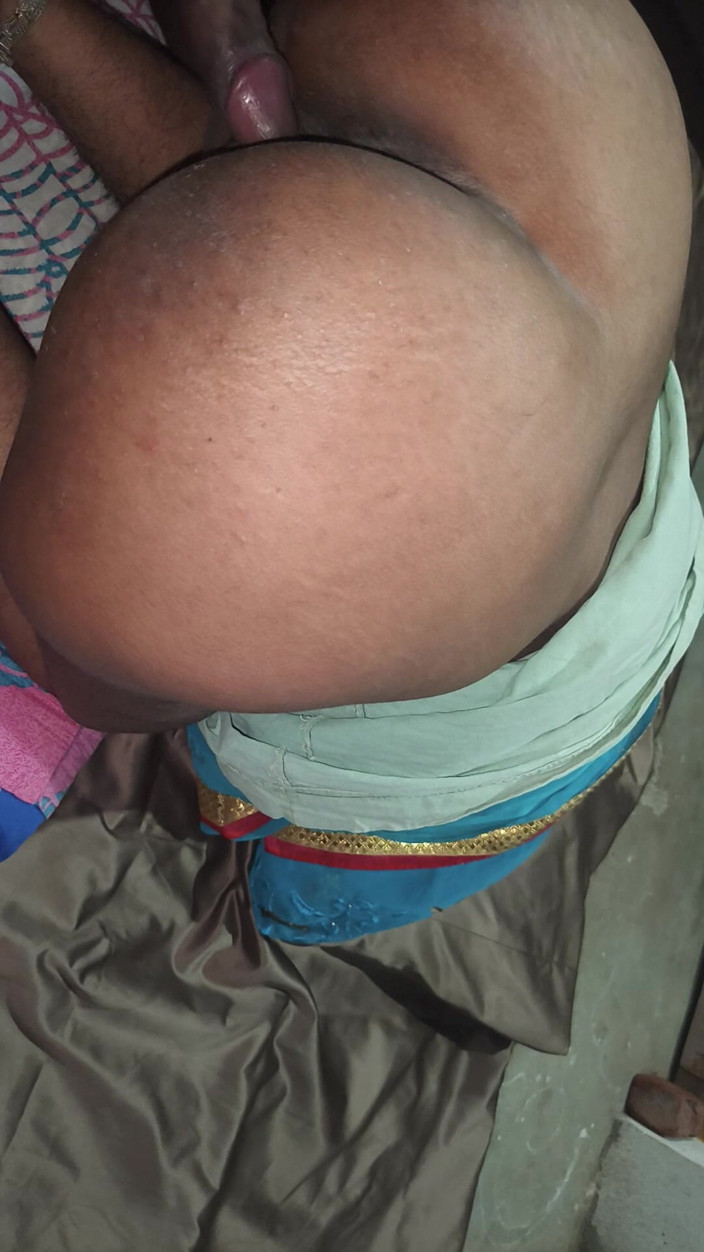 Indian innocent wife: 인도 텔루구 하우스 마누라 Saree 심야 섹스 비디오