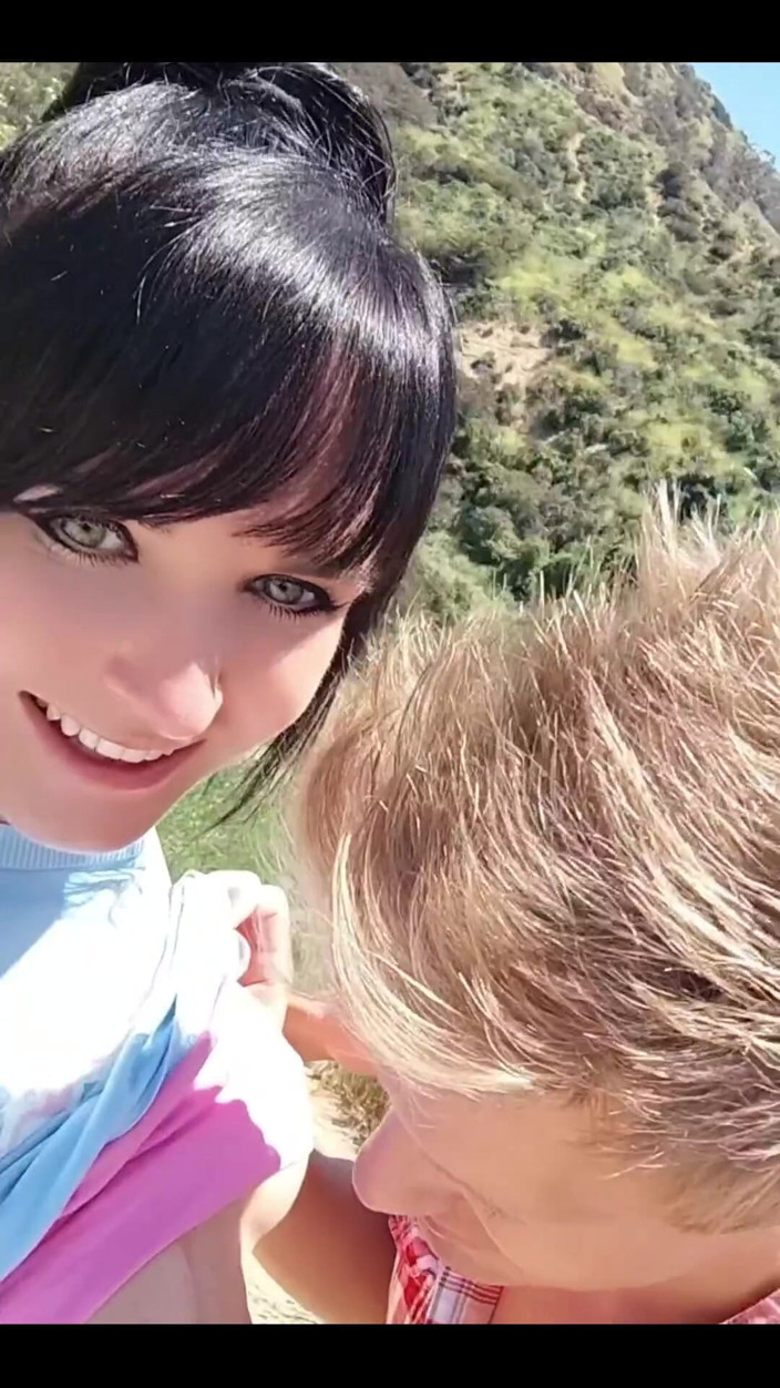 MrPussyLicking: The View Is Great, but My Girl Is Even Better