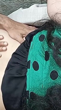 Scopata anale di culo grosso moglie di un amico sulla sedia