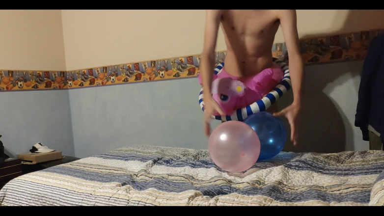 Floatie Boy: Inflatable Hippo and Ballons!