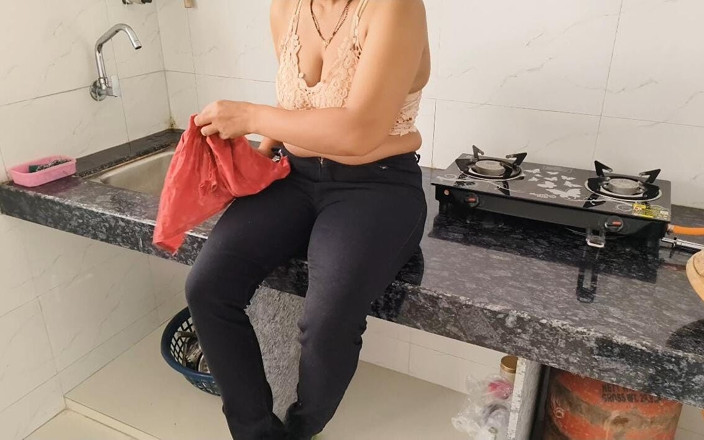 Sagita Sharm: bhaartiy patni apne chodne vaale pati ke lie ek kutiya...