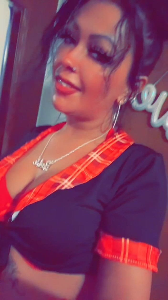 Krystal Petite Treat: Hai să ne futem!