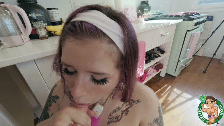 Celtic Iron: POV - Spolubydlící Kuchyň creampie Moje těsná kundička