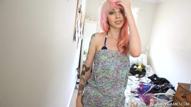 Bopping babes: Minni - estrella del bikini