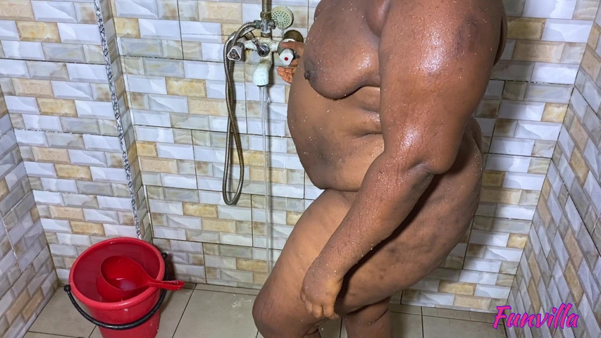 Shower Time for Thick Stepmama (Funvilla2)