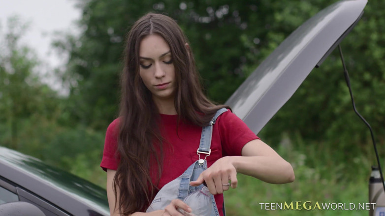 Teen Mega World: X-angels - นักเดินป่าที่โชคดี