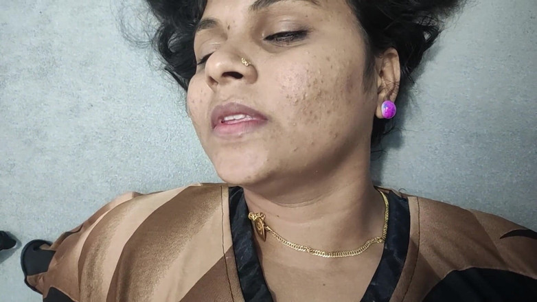 Vaigavarun45: Desi Indian Malayali Couple Nighty Hard Fuck in Bedroom