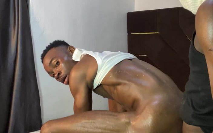 YungthugM: Ngentot pantat kontol seksi itu twink