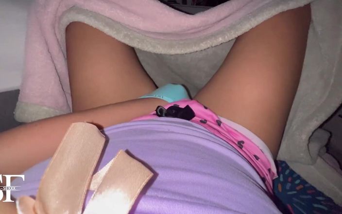 sofiasexxx: Sunt atât de sexy încât trebuie să mă mastubez