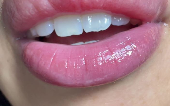 Asmr_mouth: Giantess đưa người đàn ông nhỏ bé này vào miệng cô ấy