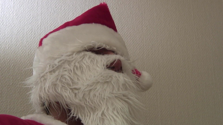 Radical: Finland Santa mengongkek awek berambang pendek