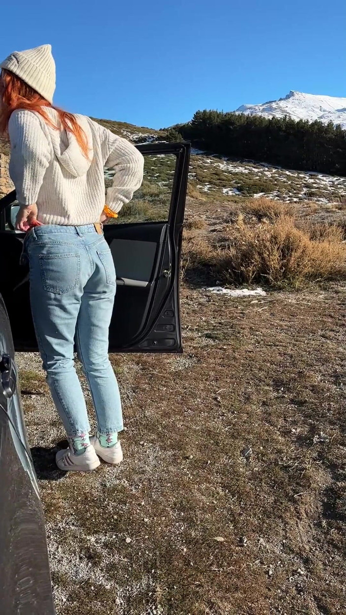Sheryl X Sinclair: Kompilasi Kencing Luar Paling Penuh 2025!