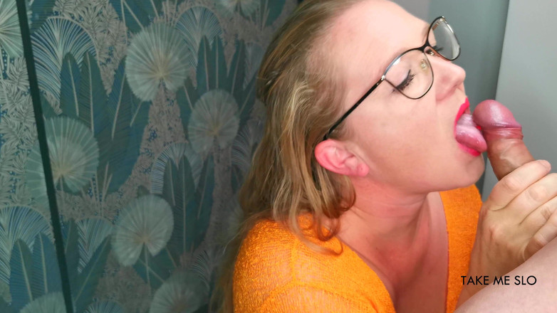 TakeMeSlo: Saya tidak menjangkakan pancutan mani yang banyak - blowjob sudut pandangan...