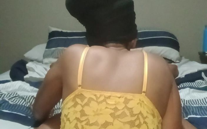 Tj Gyno: Thick Ebony MILF Shows off Sexy Ass for BJ on...