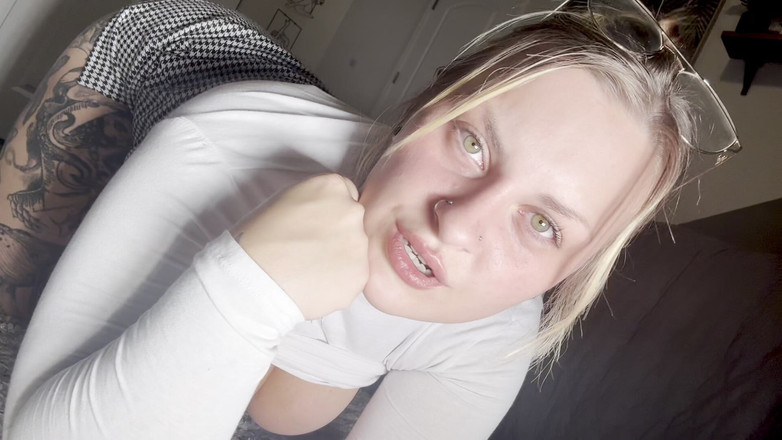 Chandler Knight: Giantess: ilmuwan bereksperimen sama pria kecil