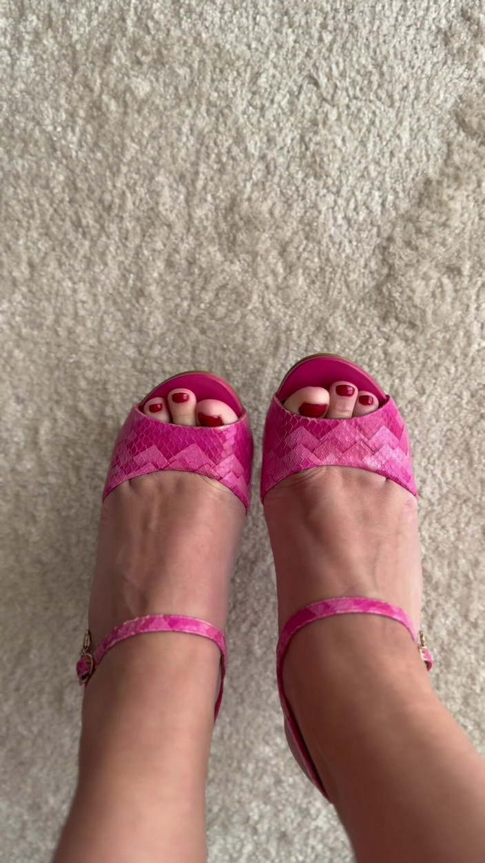 Velvet Witch 87: 발 감정가를 위한 피팅