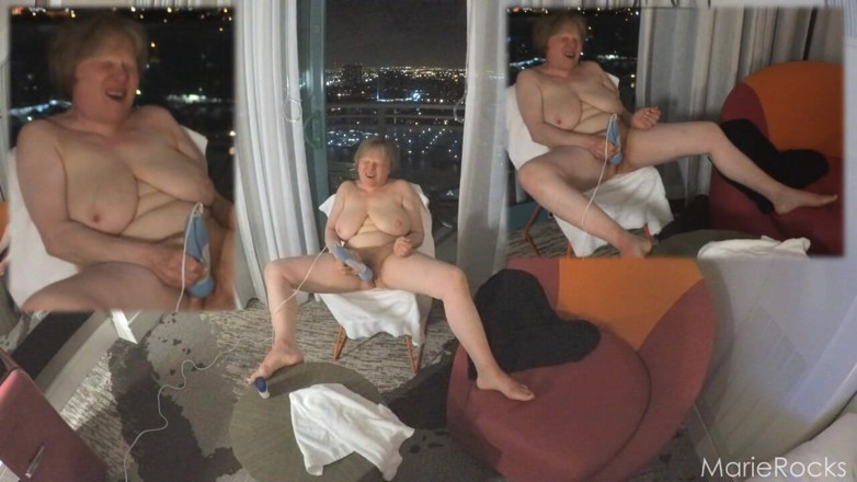 MarieRocks: Mature Stepmom Masturbating on a Beautiful Night