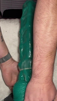 Sbattendo il mio buco sui giocattoli xxl di Hankey [20.11.2024]