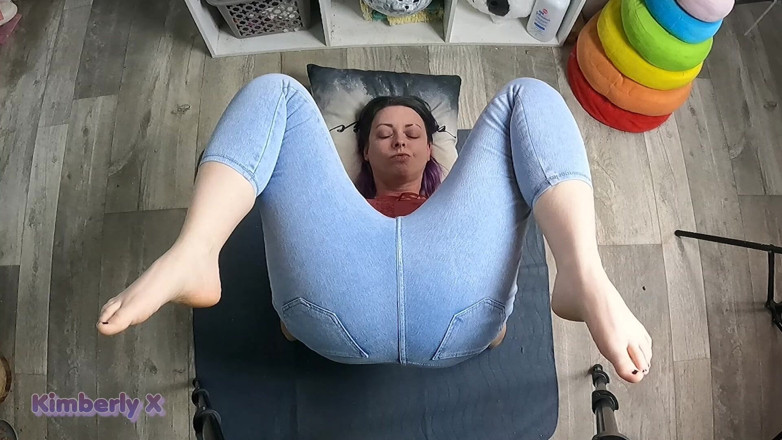 Kimberly X: Pissing My Jeans