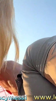 Sarışın uzun boylu Asyalı büyük yarak baskın transeksüel açık havada büyük götlü porno yıldızı magic michel ile sikişiyor