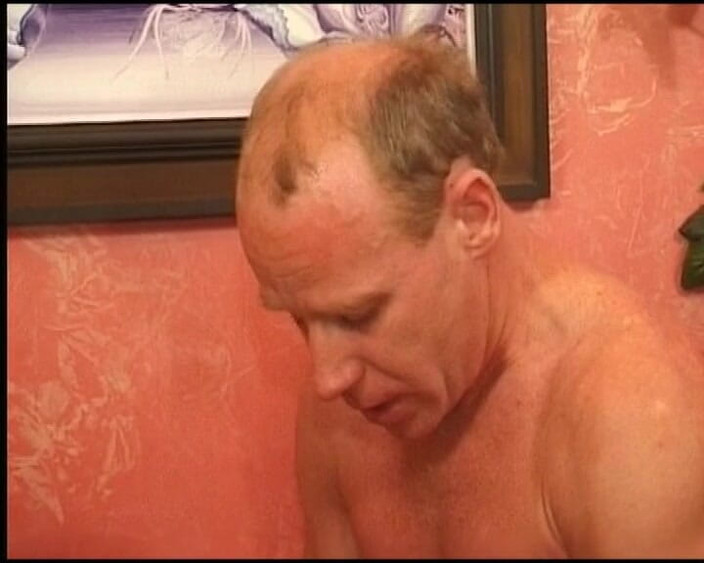 German Homemade: Cewek jerman dientot sama beberapa kontol sekali waktu