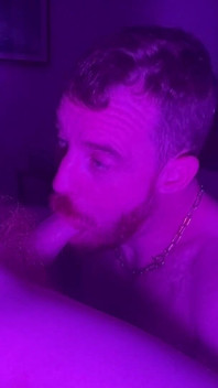 Gâtul de jos folosit de dom sexy de opt inci top