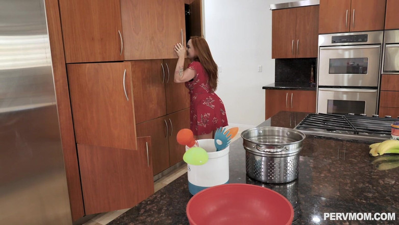 PervMom: Summer Hart Ginger Perv Stepmom Sex Video HD