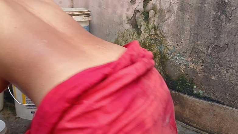 seema: Neha bhabhi 洗澡发现她并做爱