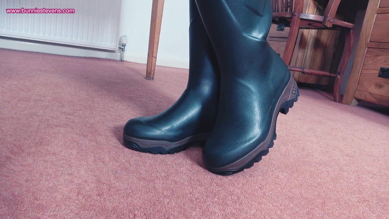 Bunnie Stevens: Próbuję na My New Wellingtons