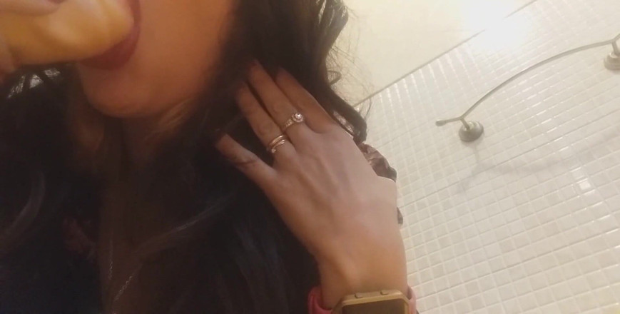 savannahamatoriale: Monia Whore, Goes to the Theater and...an Unmissable Story