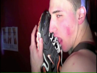 Sneaker gay: Total fetish sneaker and leather in backroom