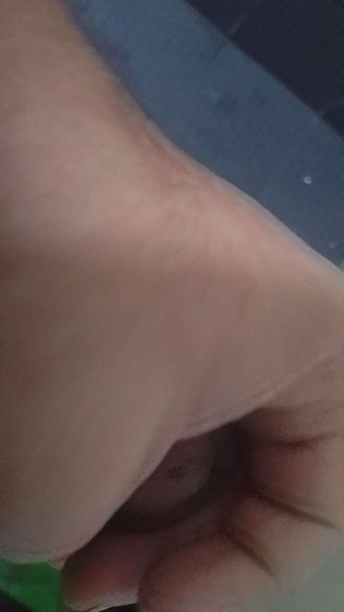 EnragedRomance3: Sám masturbuje