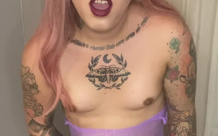 EmmaInkTrans: Do you like an outfit like that? I liked the...