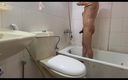 Asian Fantasy: Tomando una ducha en vivo mientras videollamada a su amigo...