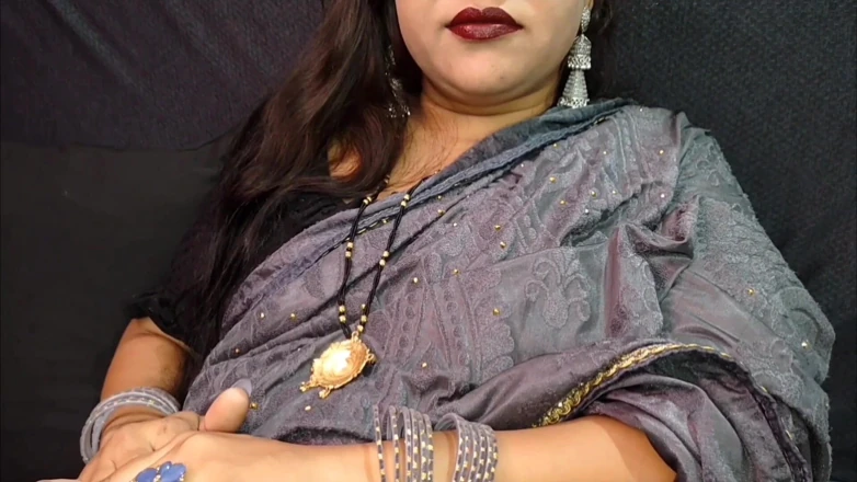 Sexykajalbhabhi: 继母和继妹