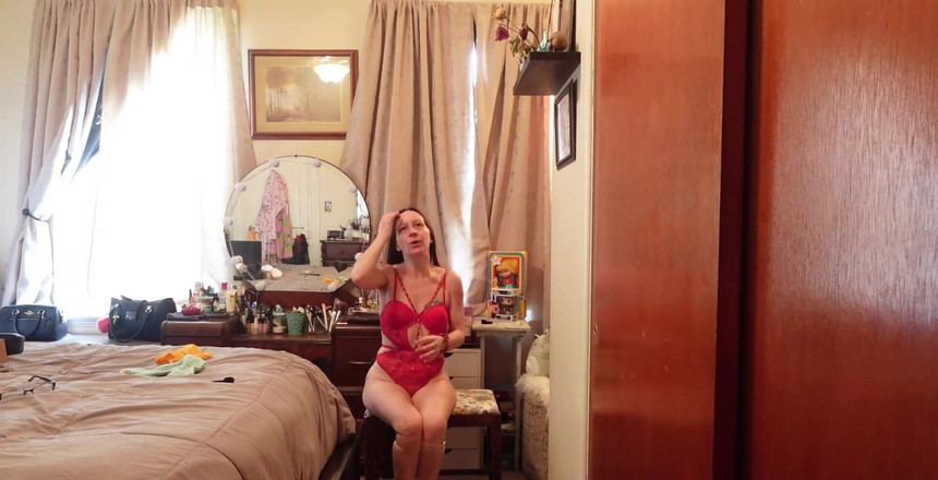 Raven Willow: 나는 란제리와 발 뒤꿈치에 있는 동안 자신을 묶는 것을 좋아해