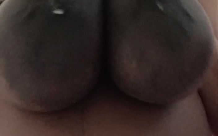 XMissusXeX: Engorged