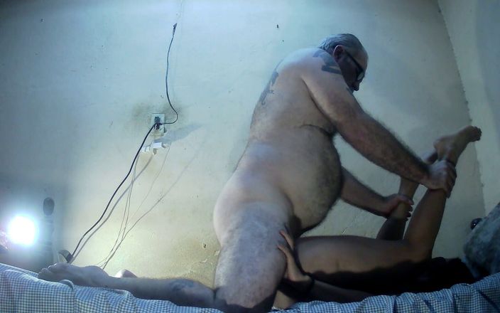West Bonanza sex included 2: Жесткий трах молодых и старых - жесткий трах киски со спермой на ее заднице