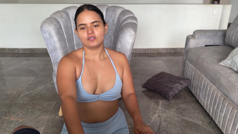 MaRaSexx: Thicc 라틴계 이복 자매 우유 챌린지