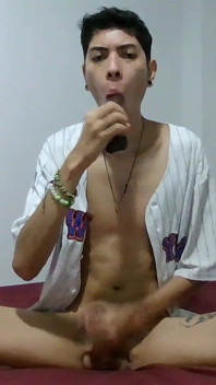 รูดควยหนุ่มขาวของฉันพร้อมอมดิลโด้สีดำจนแตก