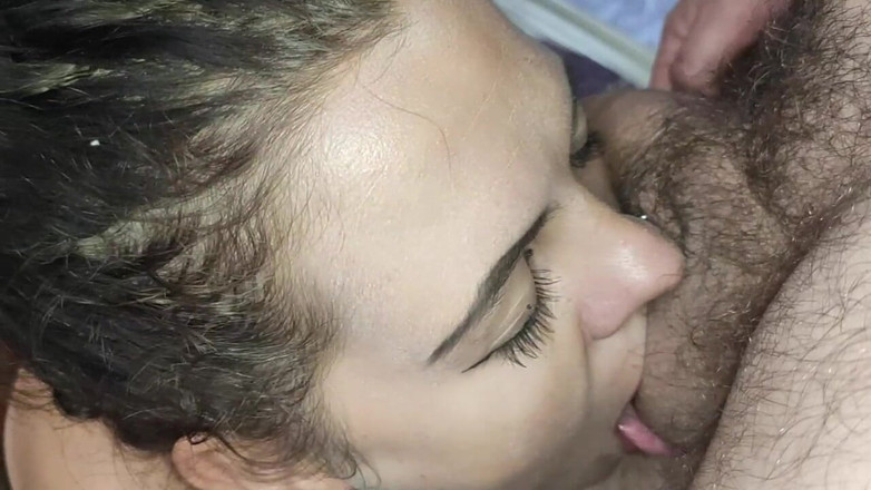 DirtyLubov: Succhia un grande cazzo e lecca le palle
