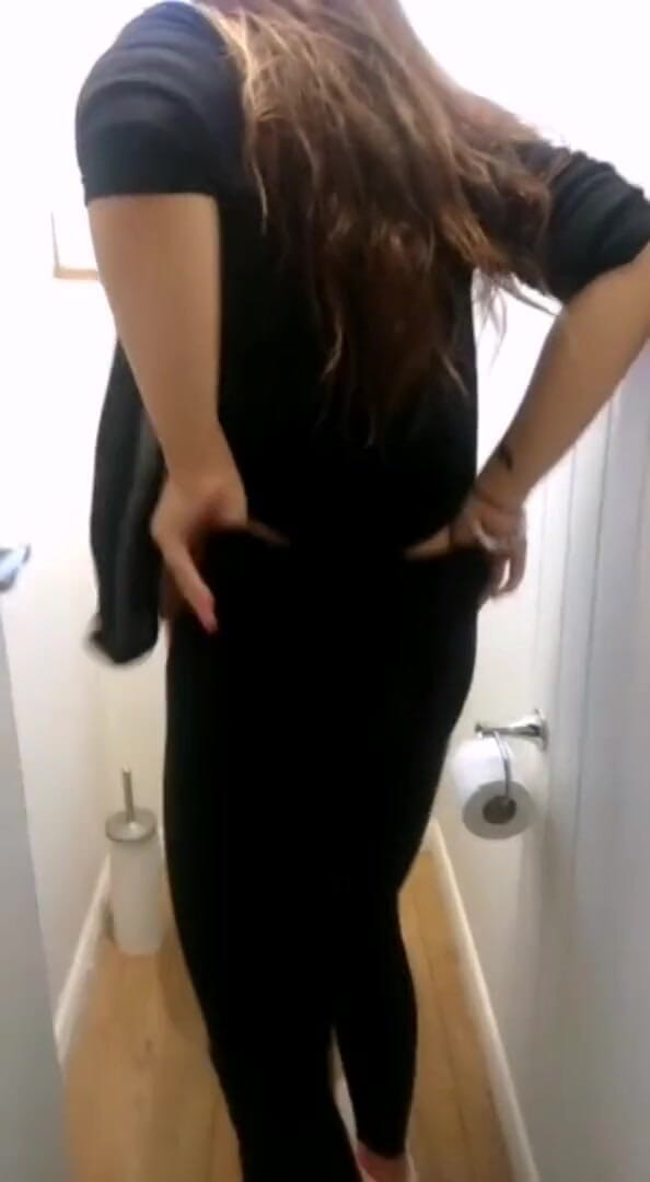 BeautifulGoldenBabe: Prima mea compilație cu pișat