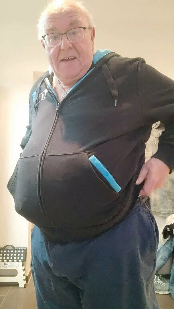 Karlchengeil: Striptiz Oyunu