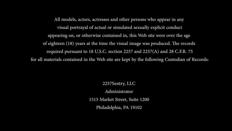 Assylum & Slavemouth: Hete zwarte onderdanige eet enorme hoeveelheid sperma uit haar kont...