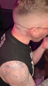 Junge Schlampe Nimmt Große Schwänze, Gangbang, Abspritzen, Anon-schwänze, Monsterschwänze