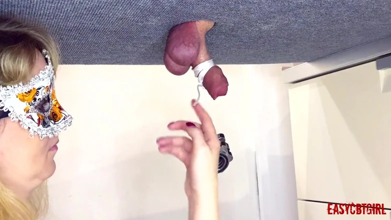 AnnyCandyPainboy: Bà chủ chơi với con cu của nô lệ và...