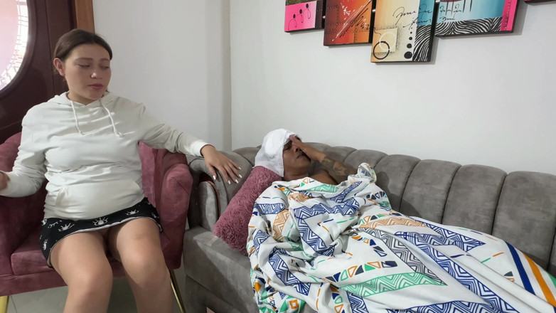 Julianaburning: 저는 제 작은 의붓동생에게 병 치료용 시럽인 줄 알고 최음제 시럽을 주었는데, 결국 그가 저와 관계를 맺게 됐어요